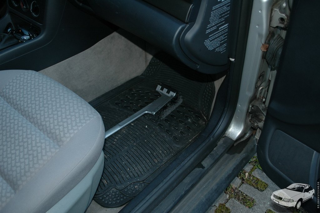 b5.gaskutsche.de – Neue, originale Fußmatten für den Audi A4 (B5)