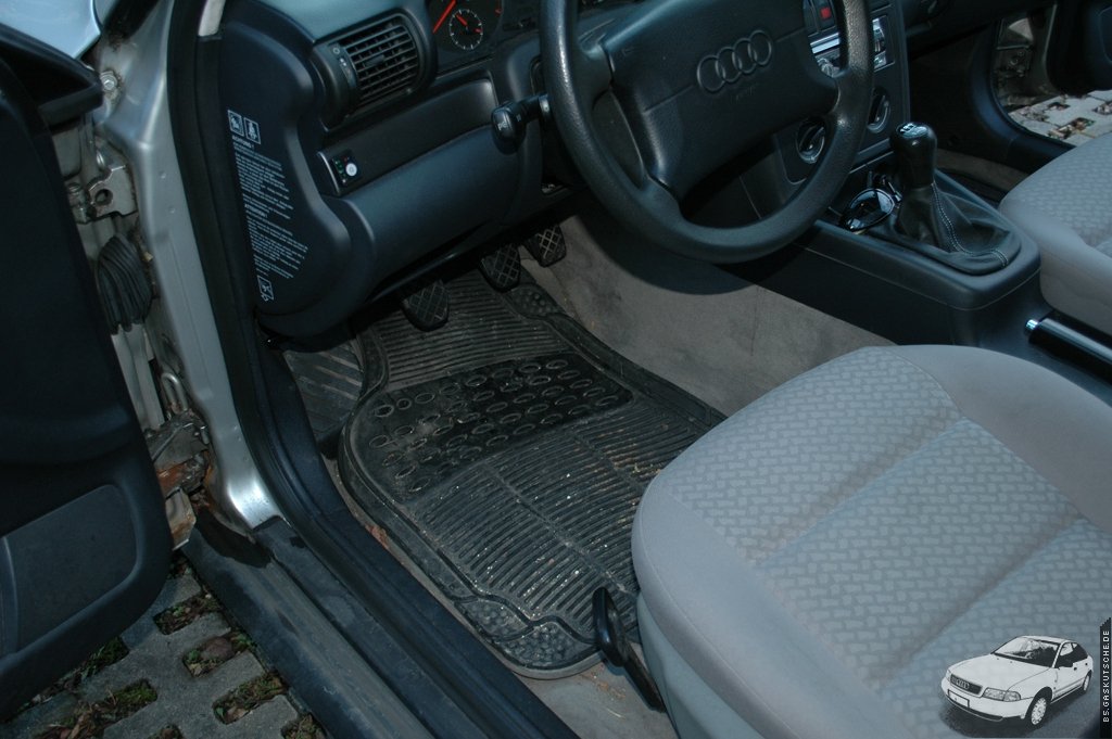 b5.gaskutsche.de – Neue, originale Fußmatten Audi A4 für den (B5)
